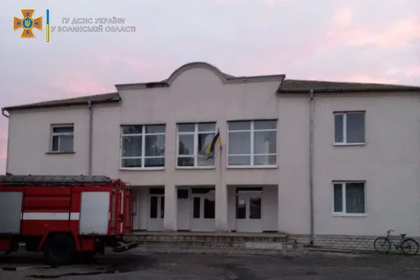 На Волині через обігрівач горіла сільська бібліотека (фото, відео)