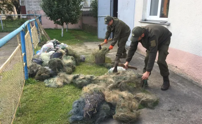 Волинський рибпатруль вилучив та знищив 11 кілометрів сіток (фото)