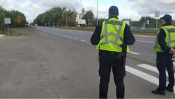 На Волині перевірили, чи вмикають водії за містом ближні фари: скільки порушників (відео)