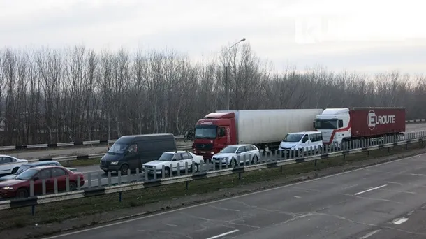 У Херсонській області аграрії перекрили Антонівський міст