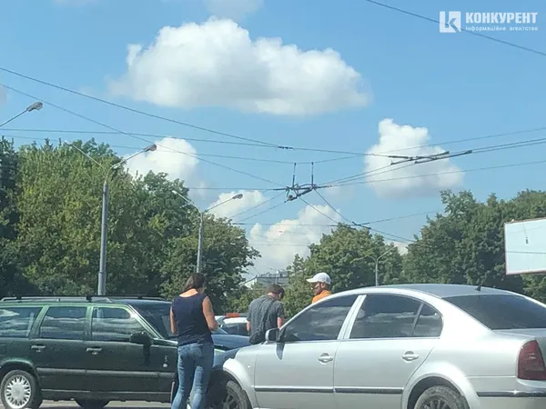 У Луцьку зіткнулися дві іномарки (фото)