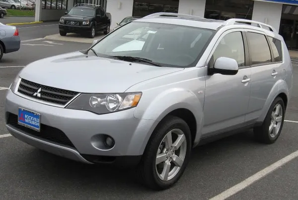 Ілюстративне фото Мitsubishi Outlander 2007 року із сайту Starmoz.com