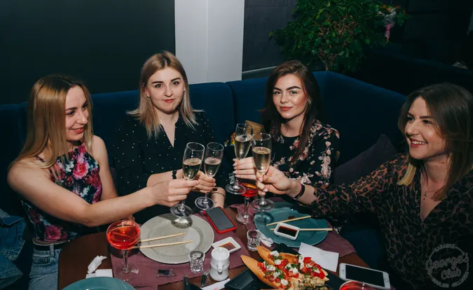 George’s Club: як отримати знижку 20 % на страви та напої*