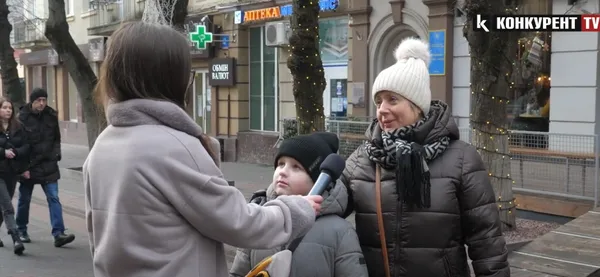 Лучани вітають українців з Новим 2025 роком: що бажають (відео)