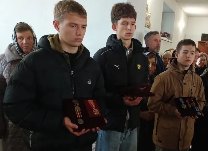 Страшне горе: на Волині попрощалися із молодим бійцем Романом Каденчуком (фото)