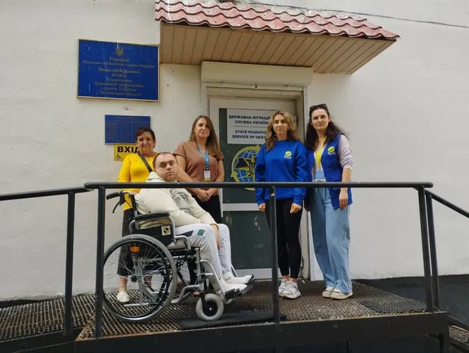 Родина майже три роки прожила в окупації: на Волині допомогли матері із сином продовжити лікування