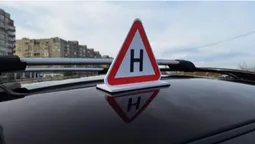«Н» замість «У»: в Україні почали по-новому позначати навчальні автомобілі