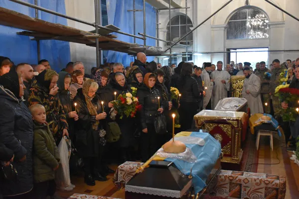 У Луцьку попрощалися з Героями Олексієм Мельничуком та Віталієм Котельніковим (фото, відео)