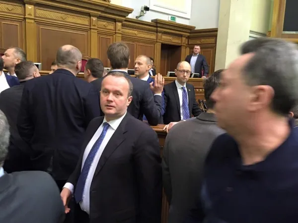Нардеп з Волині засвітився в сутичці навколо прем’єра у Верховній Раді
