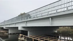 На Волині завершують ремонт 54-метрового мосту через річку (фото)