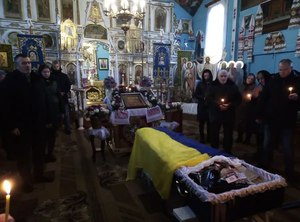 В Старовижівській громаді прощались із захисником Олександром Яциною