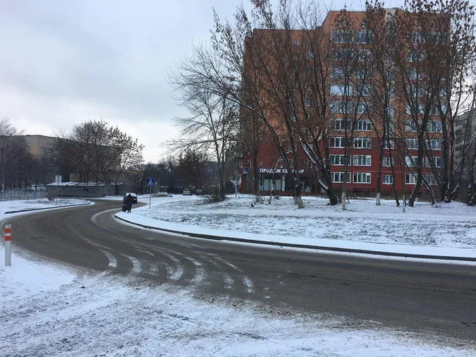 Луцьк накрило снігом (фоторепортаж)