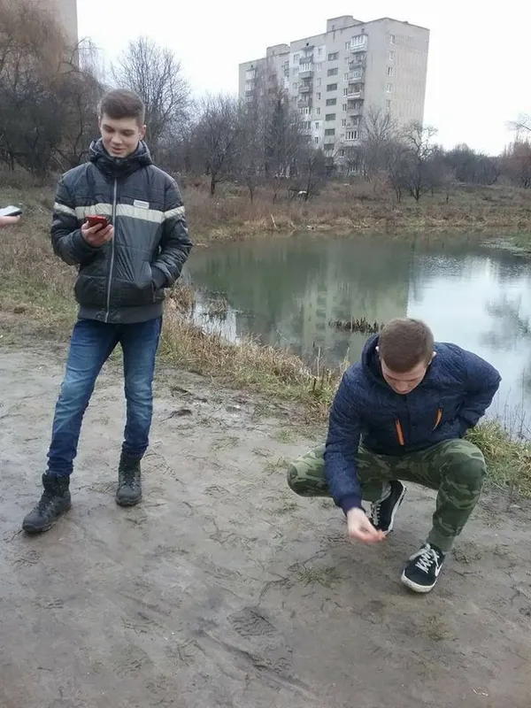 Луцькі муніципали насварили підлітків за петарди (фото)