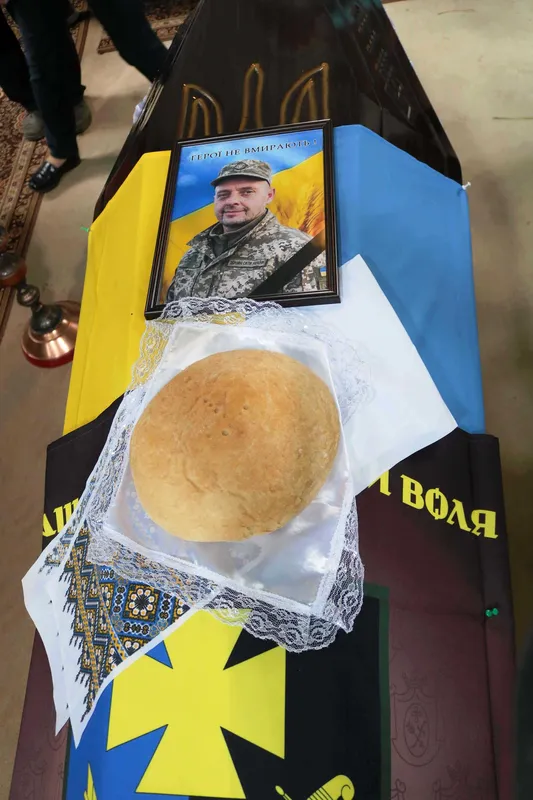 На Волині попрощалися із воїном Сергієм Замлинним, який загинув на Курщині (фото)