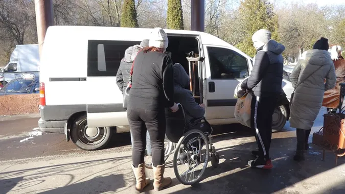 «Поломані руки та ноги», – у травмпункті розповіли про ожеледицю у Луцьку (відео)