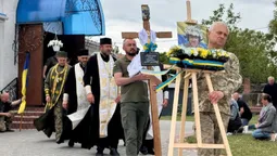 Боронив Україну понад чотири роки: на Волині попрощалися з воїном Сергієм Запорожцем (фото)