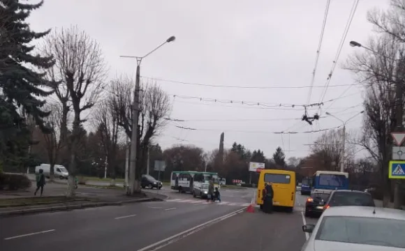 У Луцьку маршрутка з пасажирами потрапила в аварію