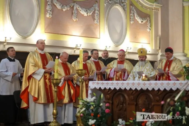 Як у Луцьку святкували 400-річчя римо-католицького храму (фото)