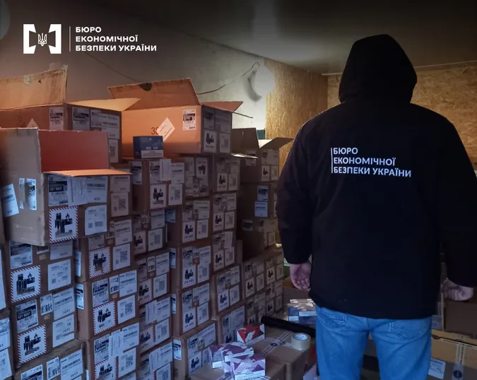У Луцьку в контрабандиста вилучили понад 60 тисяч електронних сигарет на 26 млн грн (фото, відео)