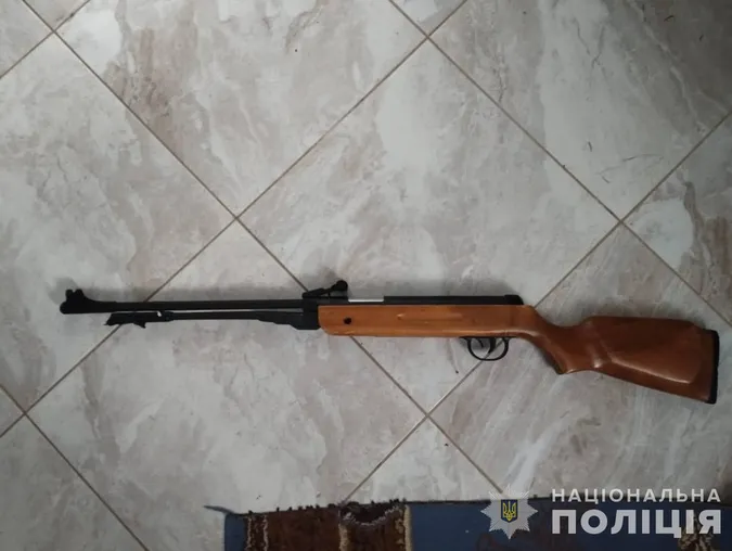Продавав «зброю таємної дії»: поліція затримала 38-річного волинянина (фото)
