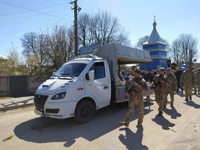 На Волині попрощалися із воїном Віктором Демчуком (фото)
