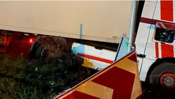 На Волині п'яний водій фури заснув за кермом і влаштував ДТП (фото)