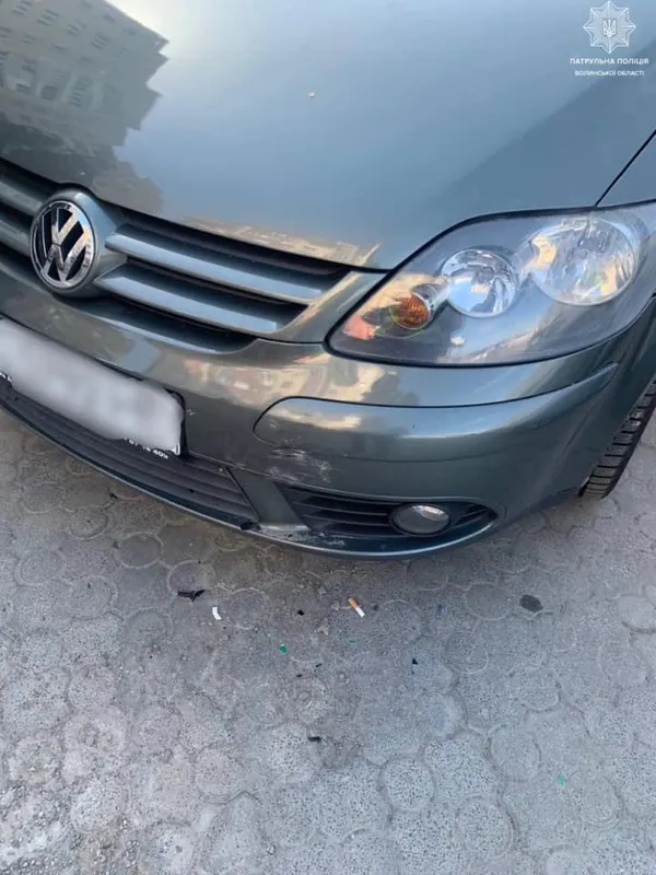 В'їхав у припарковане авто і втік: у Луцьку знайшли водія-порушника (фото)