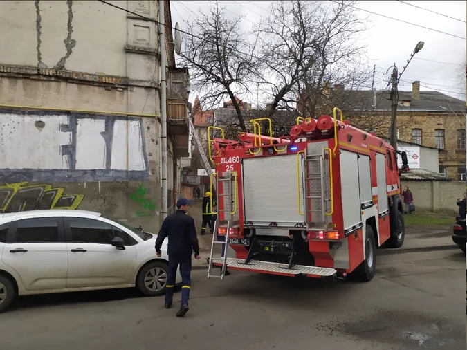 У центрі Луцька – пожежа через сковорідку (фото)