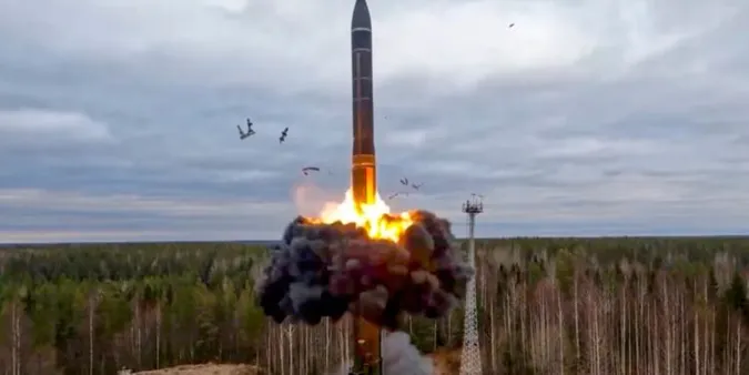 Часу сховатися не буде: за скільки «Орєшнік» з білорусі може долетіти до Луцька (карта)