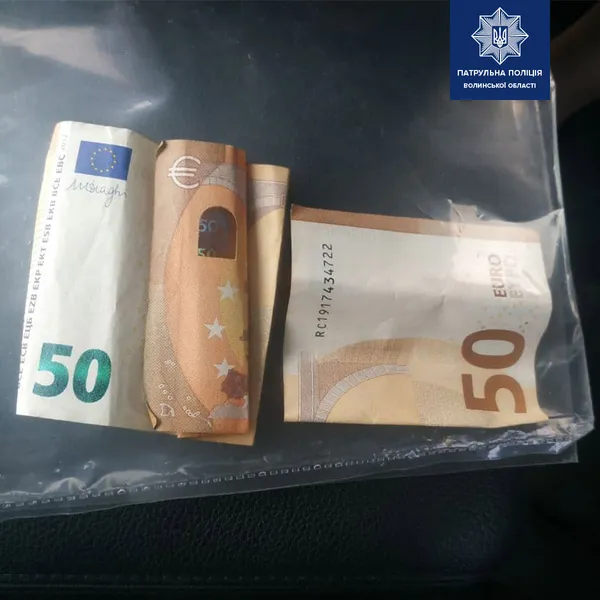 Підіймав ставку: на Волині водій фури тицяв патрульним єврохабаря (фото)