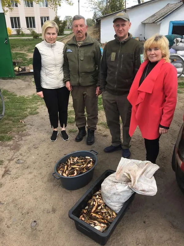 Волинські екоінспектори передали ЗСУ 55 кілограмів риби зі Світязя (фото, відео)