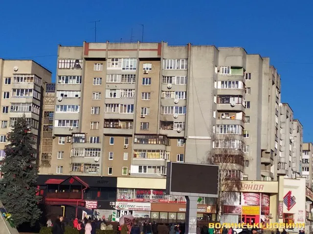 На Соборності у Луцьку загорілася квартира (фото, відео)