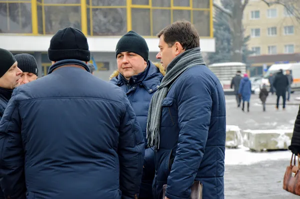 Молодший син Миколи Романюка - Валентин чекав біля собору задовго до 11 години