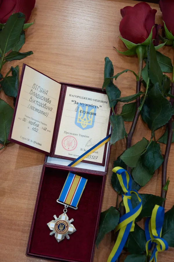 У Луцьку родинам загиблих військовослужбовців вручили нагороди (фото)