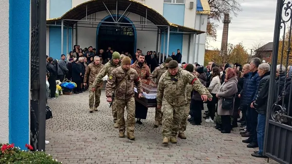 На Волині попрощалися з полеглим воїном Петром Оверчуком (фото)