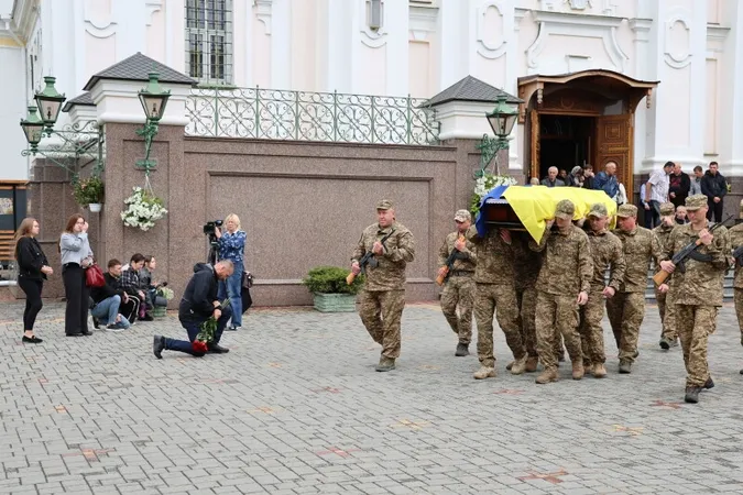 У Луцьку попрощались із Героєм Михайлом Слутяком (фото)