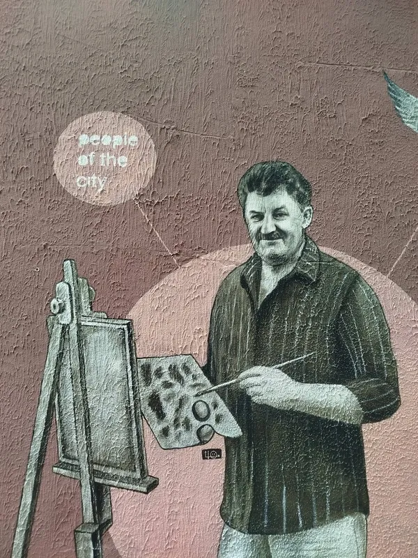 У Луцьку з’явився новий мурал із серії «People of the city» – його герой опинився поруч зі своєю ж роботою (фото, відео)