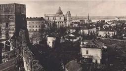 Столітній краєвид на місто зі стін Луцького замку (ретрофото)