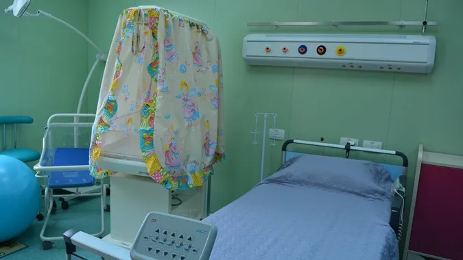 Коли у бомбосховищі луцького перинатального народився хлопчик, медперсонал співав гімн України(відео)