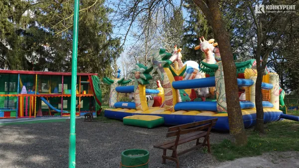 Атракціони в центральному парку Луцька: що працює і скільки коштує