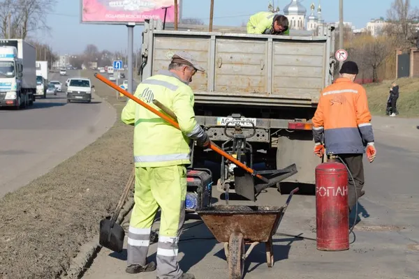 Ремонт дороги на Карпенка-Карого в Луцьку