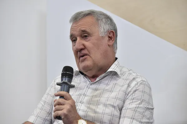 Сортувати, як в Європі: коли кольорові баки з’являться у дворах українців?