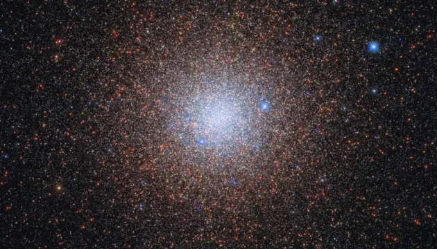 Нагадує сніжинки: телескоп Hubble показав зоряне скупчення (фото)