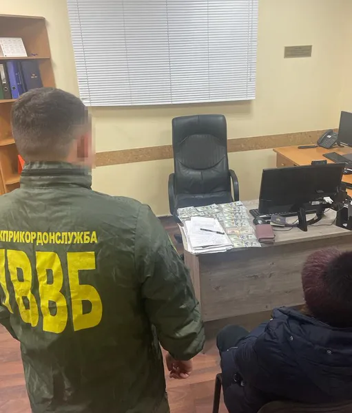 В «Устилузі» жінка хотіла купити «виїзд» для свого чоловіка за $1800 (фото)