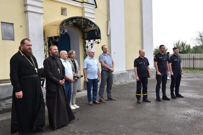 У команді є ченці: в Жидичині з'явилися пожежники-добровольці (фото)
