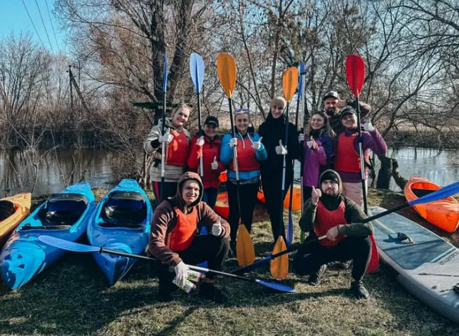 На Волині патрульні сіли в байдарки і попливли Стиром: що шукали (фото)