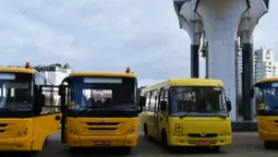 На Волині чотири громади отримали шкільні автобуси (фото)