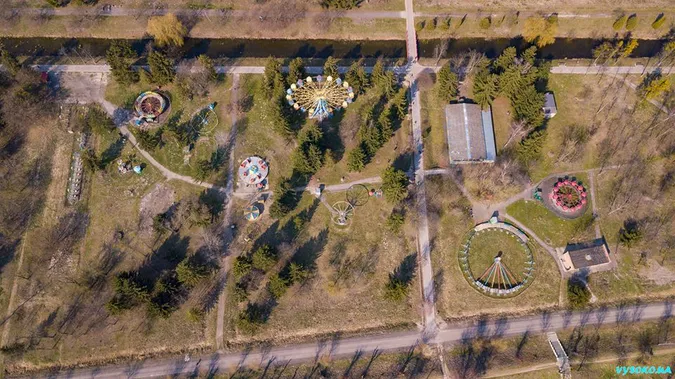 Погляд із висоти: показали малолюдний центральний парк у Луцьку (фото)