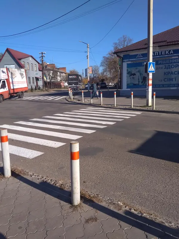 У Ківерцях встановили безпечні пішохідні переходи (фото)