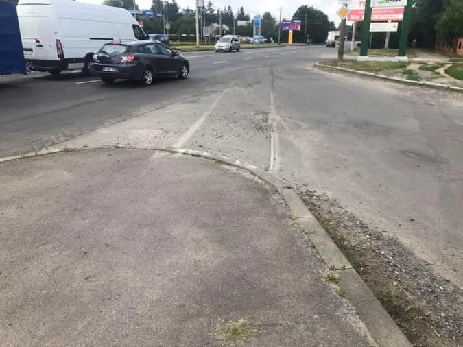 У Луцьку авто патрульних потрапило в аварію (фото)